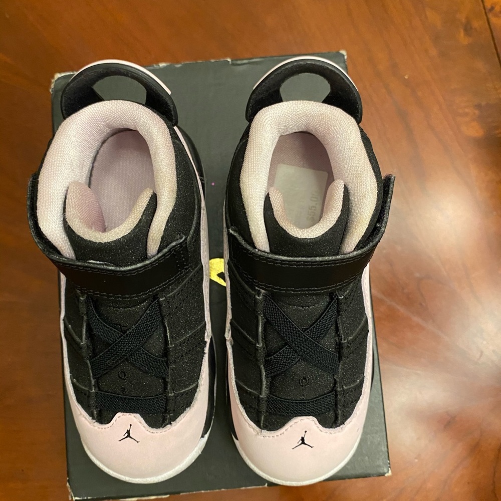 Shoes - Picture 6 of 6